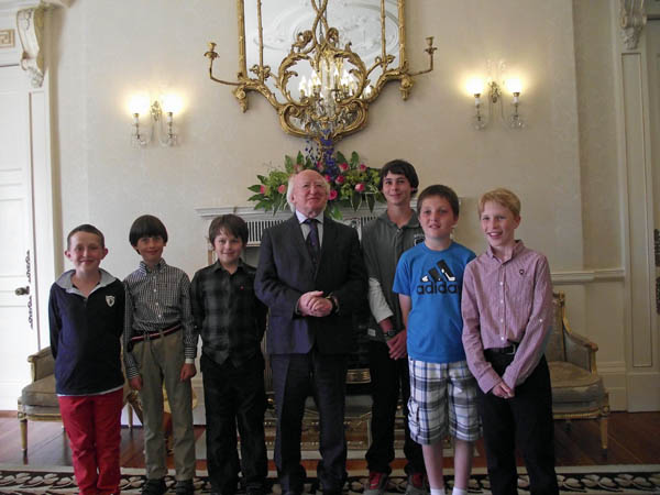 President Higgins meets Irish Glorney teams at Áras an Uachtaráin