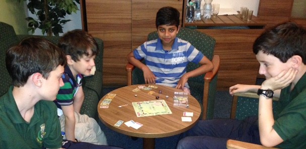 ECUEUYCC 2016 Kouty Day 5 Monopoly