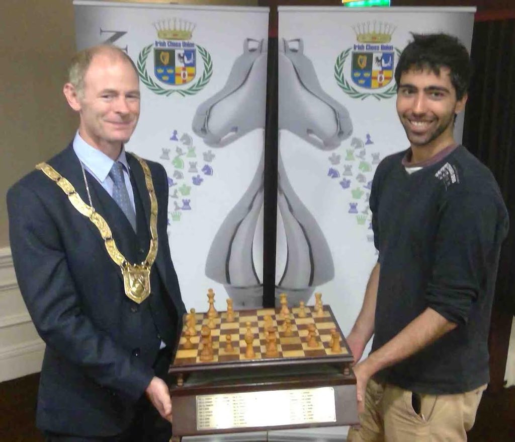 2018 Irish Champion Alex Lopez with Cllr Ossian Smyth